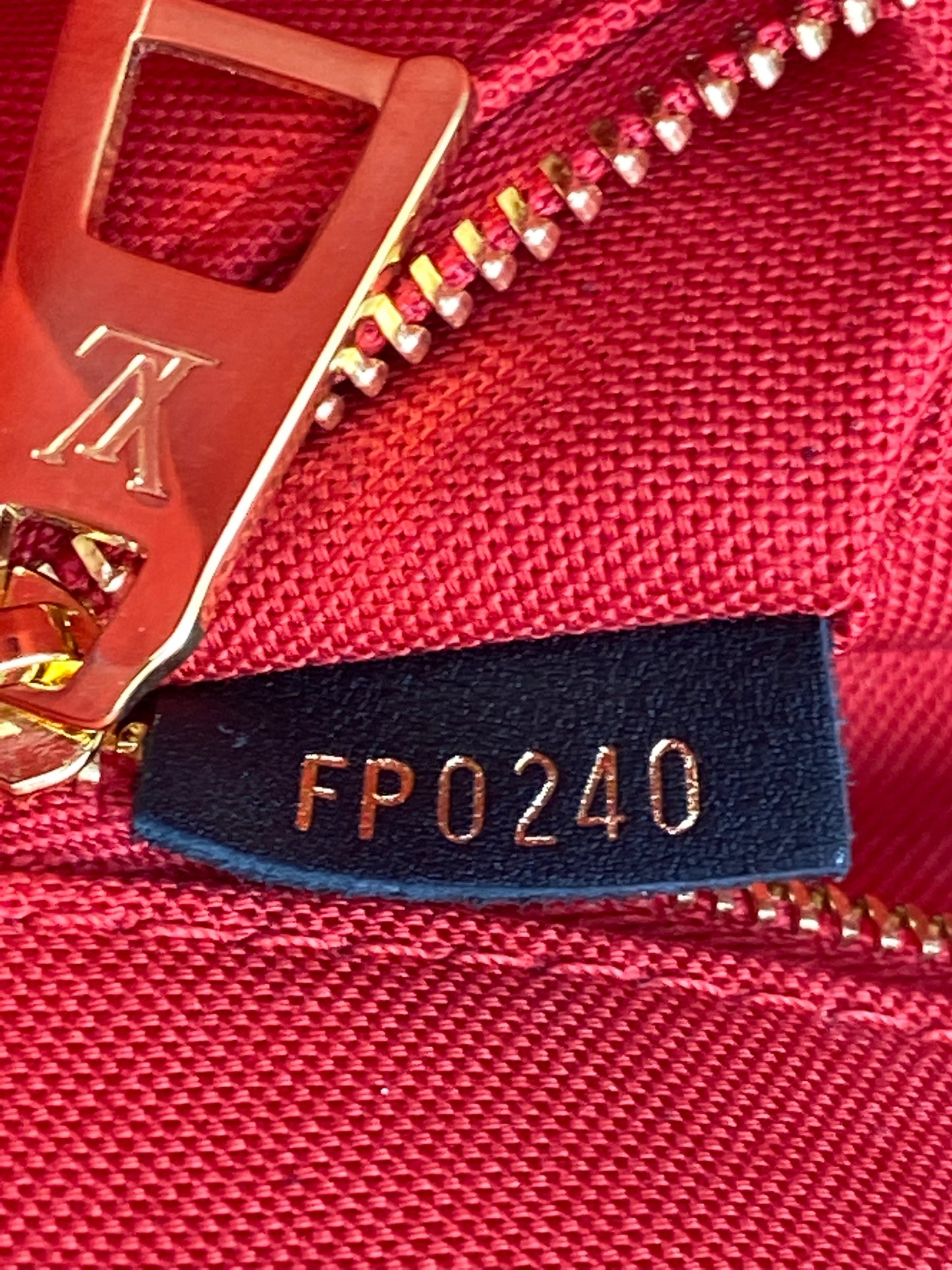 LOUIS VUITTON - ONTHEGO MM BAG IN MONOGRAM CANVAS