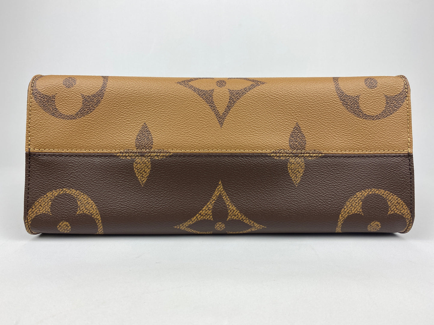 LOUIS VUITTON - ONTHEGO MM BAG IN MONOGRAM CANVAS