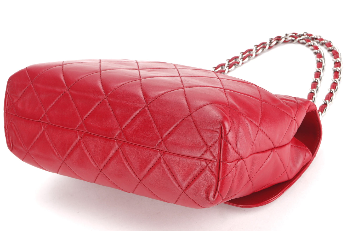 CHANEL RED QUILTED LAMBSKIN 32CM SHOULDER BAG (1466xxxx) SILVER HARDWARE, NO  & DUST COVER