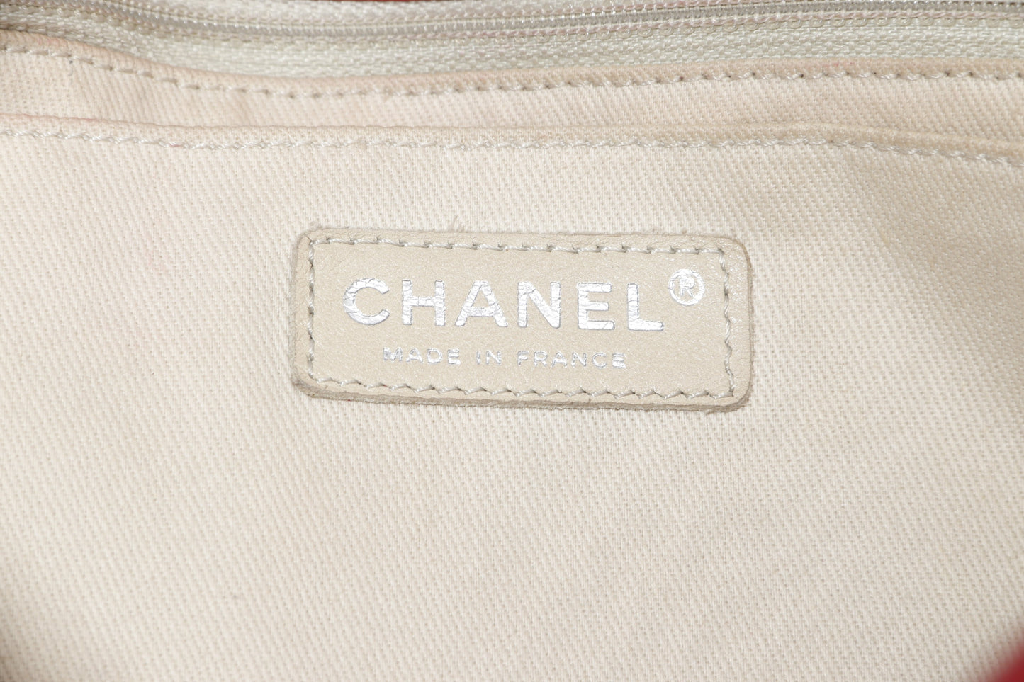 CHANEL RED QUILTED LAMBSKIN 32CM SHOULDER BAG (1466xxxx) SILVER HARDWARE, NO  & DUST COVER