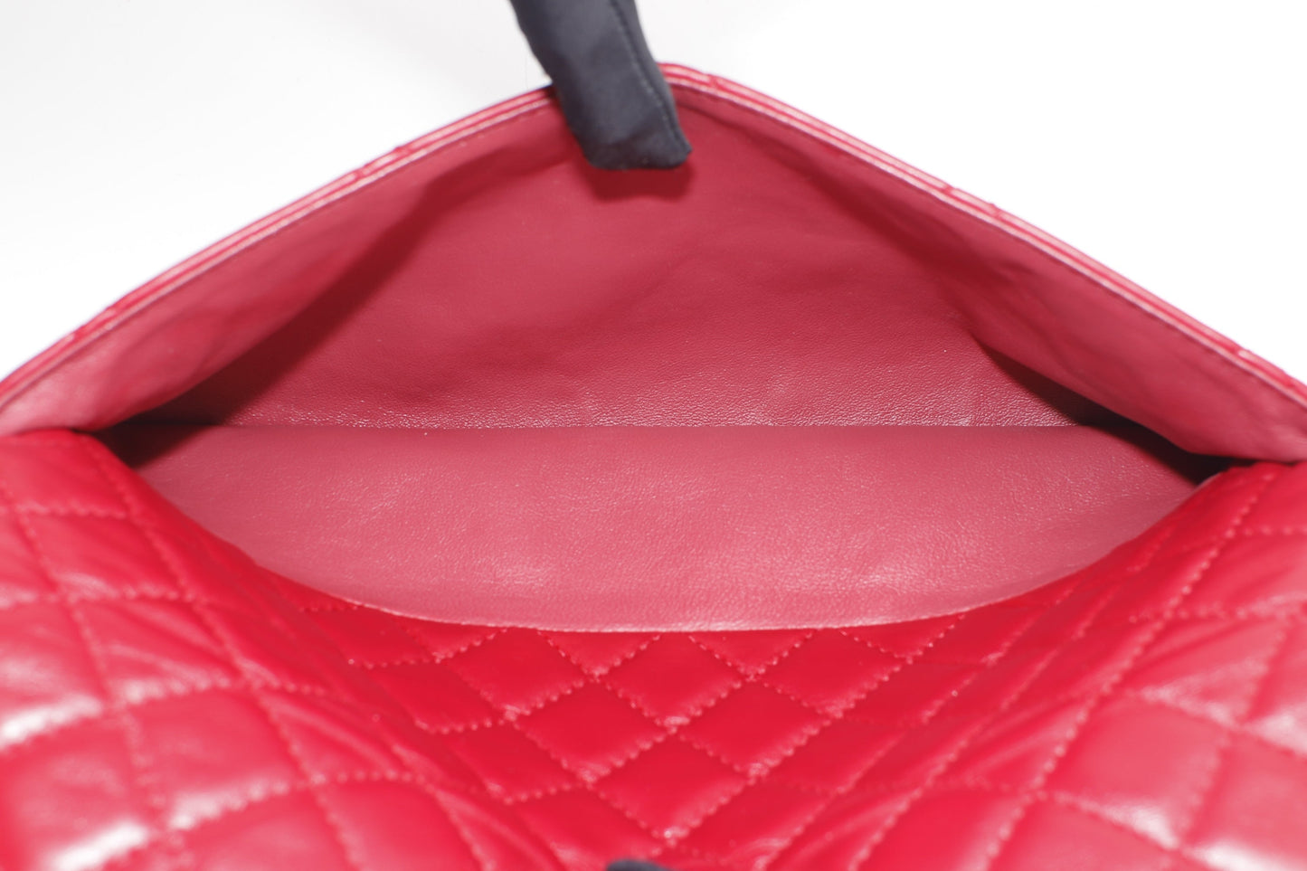 CHANEL RED QUILTED LAMBSKIN 32CM SHOULDER BAG (1466xxxx) SILVER HARDWARE, NO  & DUST COVER