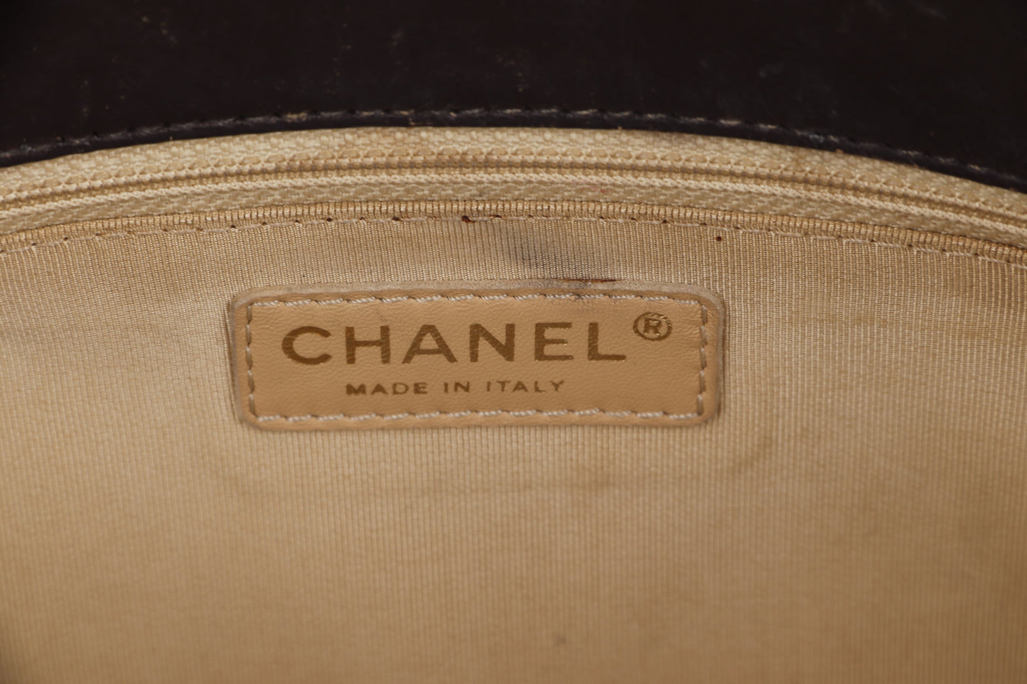 CHANEL QUILTED MATELASSE LAMBSKIN CC LOGO SHOULDER BAG (1739xxxx) GOLD HARDWARE, NO  & DUST COVER
