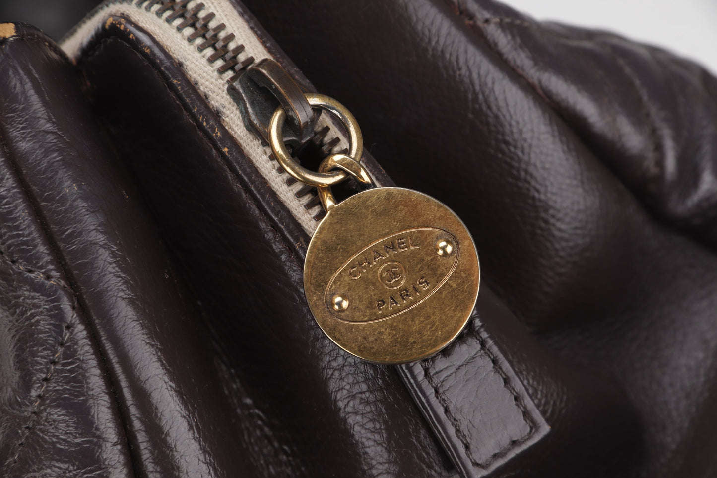 CHANEL QUILTED MATELASSE LAMBSKIN CC LOGO SHOULDER BAG (1739xxxx) GOLD HARDWARE, NO  & DUST COVER
