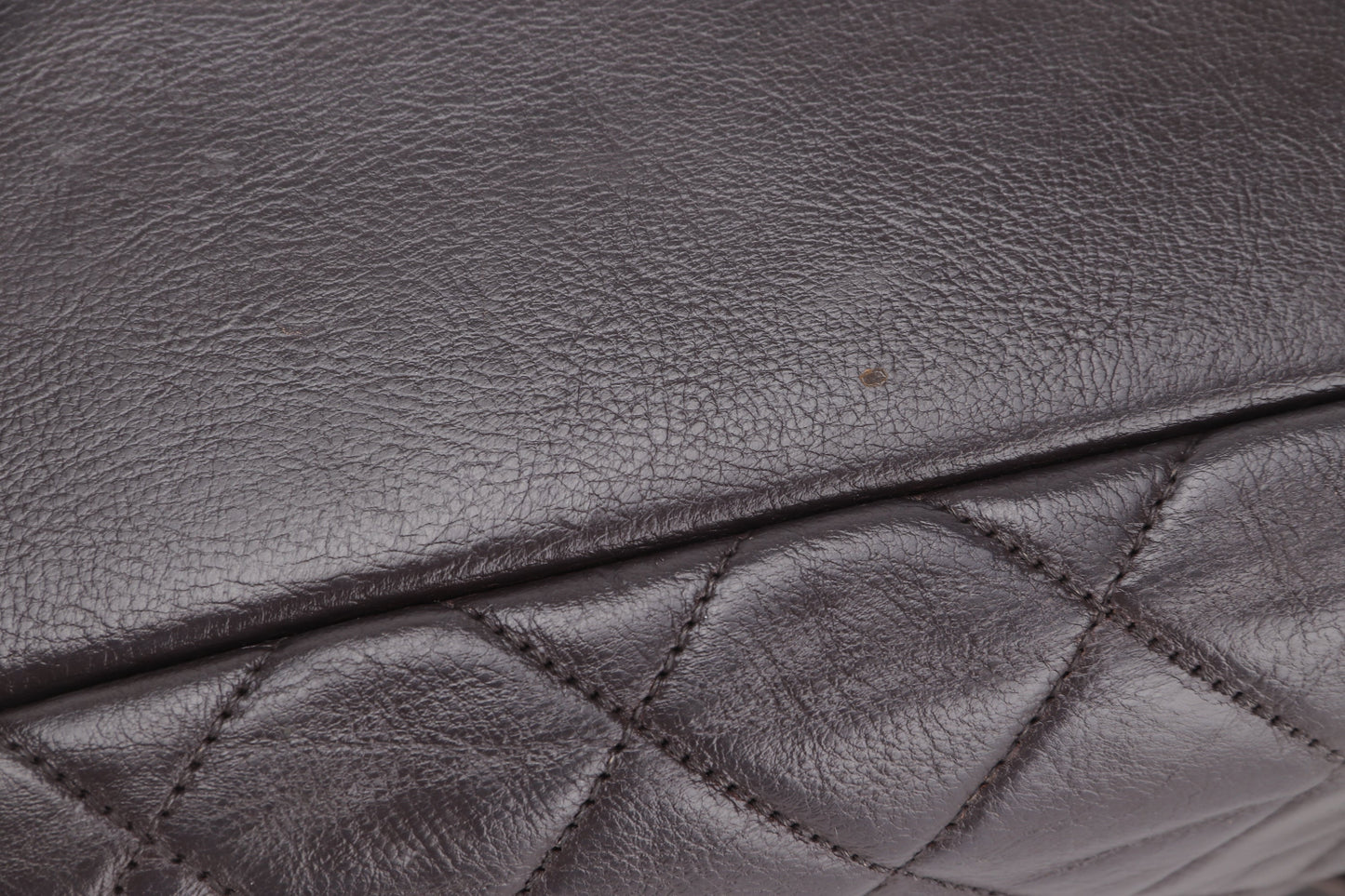 CHANEL QUILTED MATELASSE LAMBSKIN CC LOGO SHOULDER BAG (1739xxxx) GOLD HARDWARE, NO  & DUST COVER