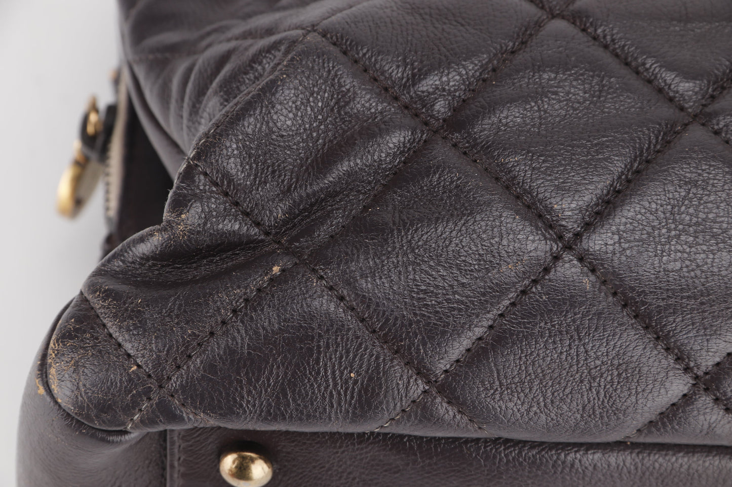 CHANEL QUILTED MATELASSE LAMBSKIN CC LOGO SHOULDER BAG (1739xxxx) GOLD HARDWARE, NO  & DUST COVER