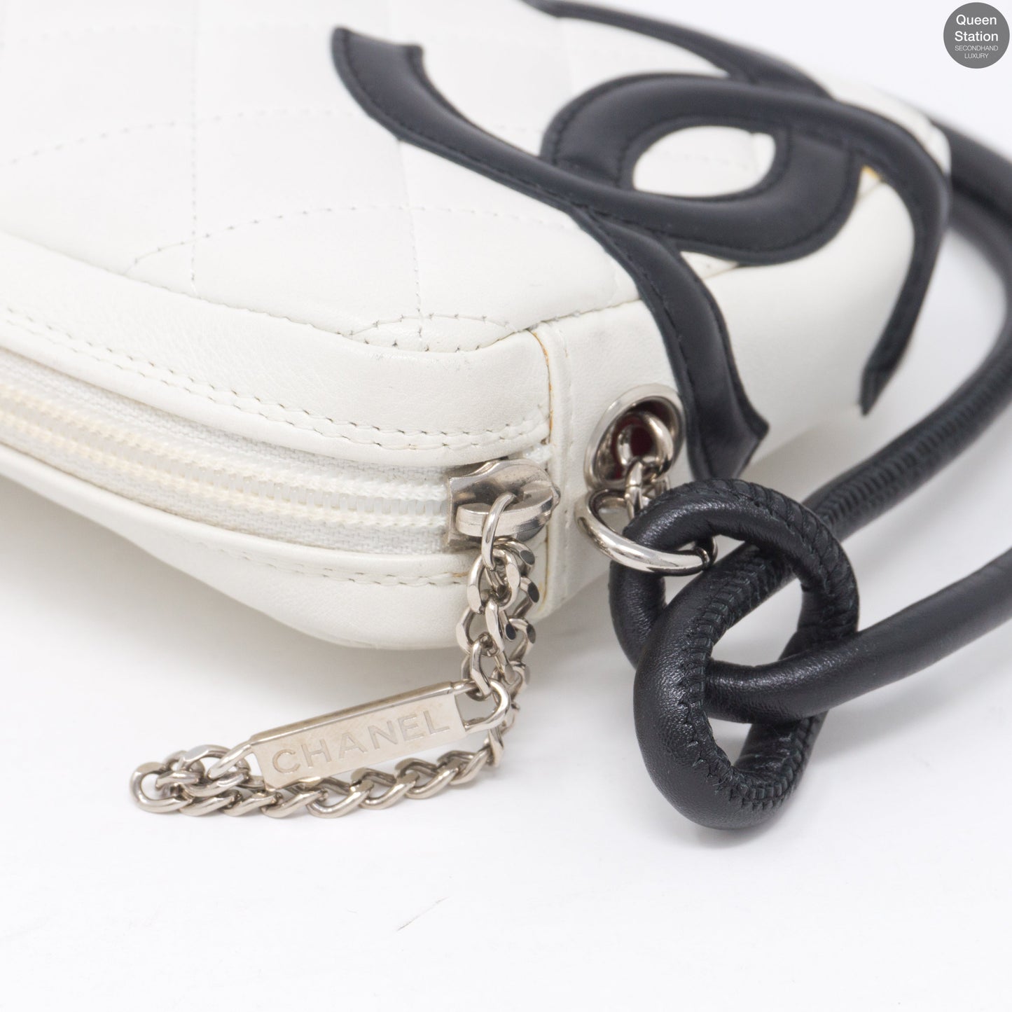 Cambon Shoulder Pochette Quilted Leather White