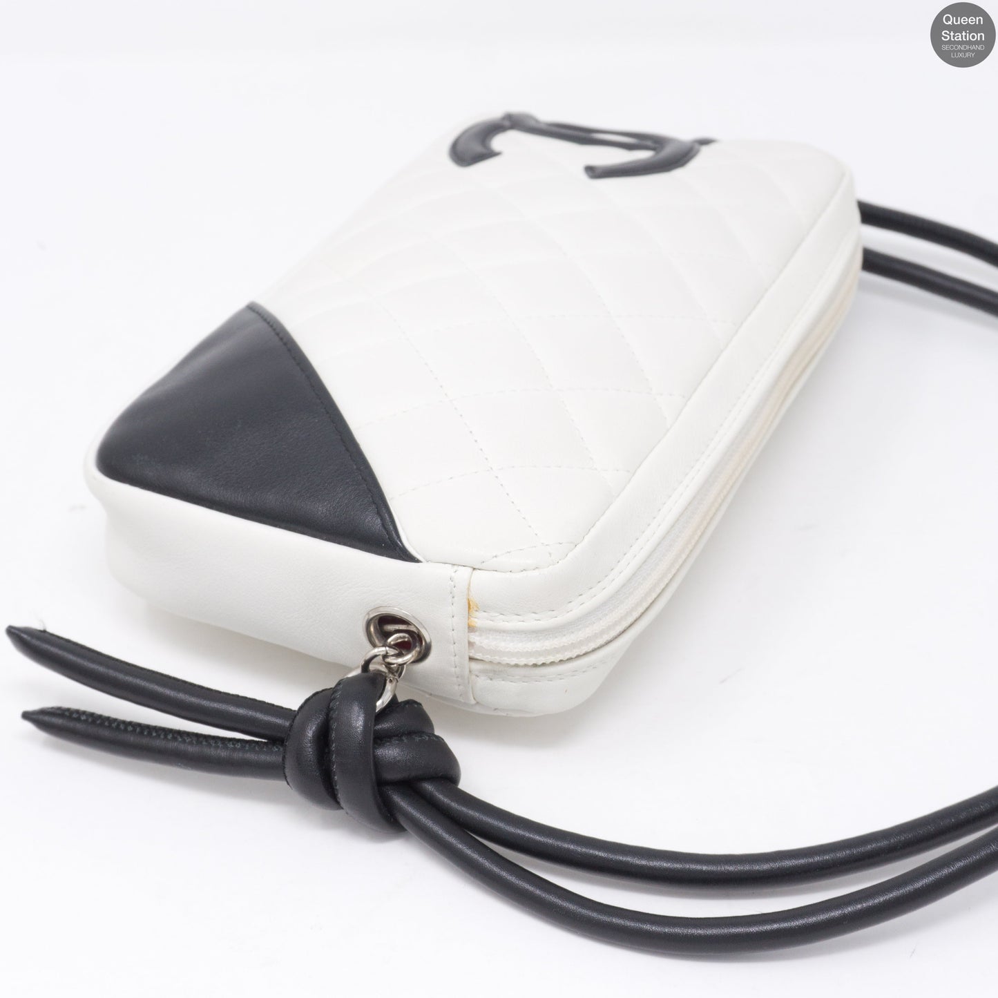Cambon Shoulder Pochette Quilted Leather White