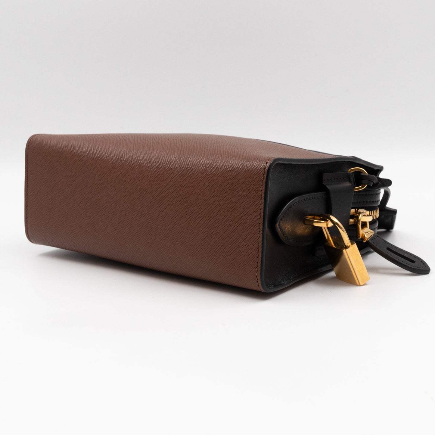 Esplanade Shoulder Bag Palissandro Brown & Noir Leather