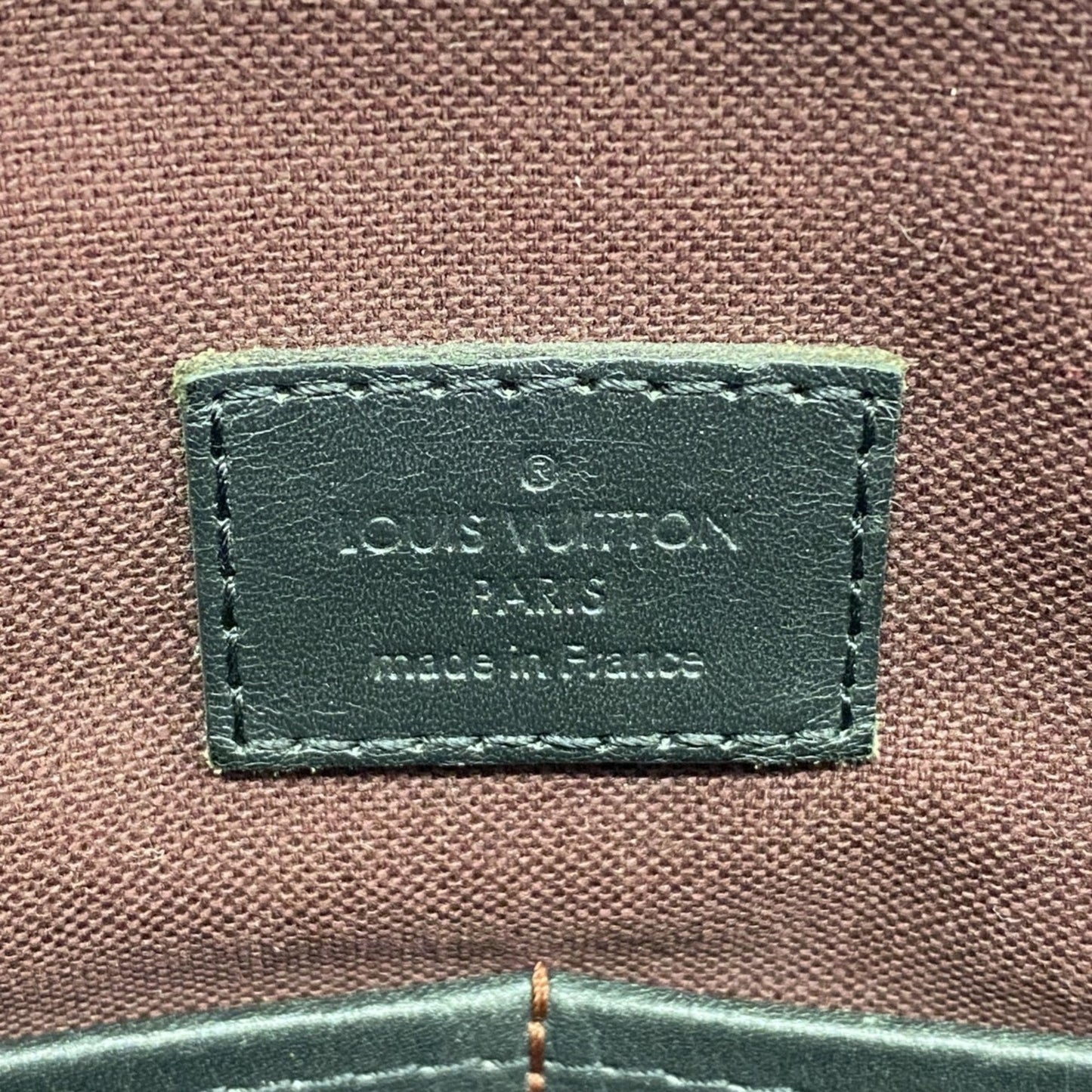 Louis Vuitton  Noir Shoulder Bag