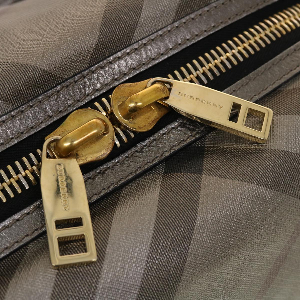 Burberry Nova Check Shoulder Bag Leather Silver Auth am4544