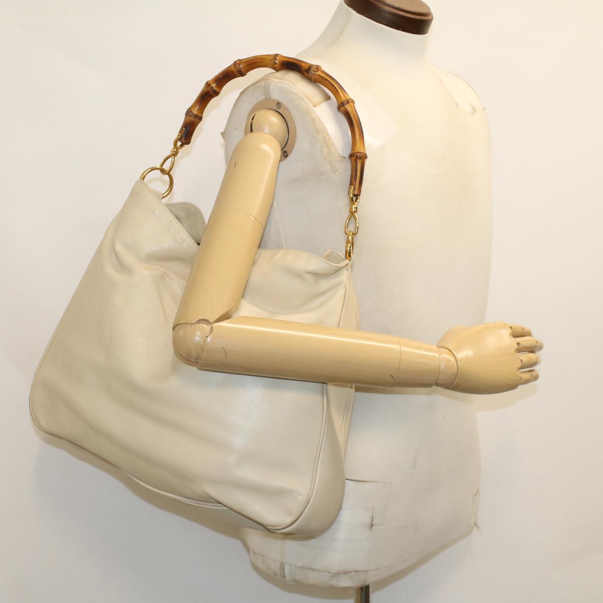 Gucci Bamboo Shoulder Bag Leather Beige Brown  ar9898B