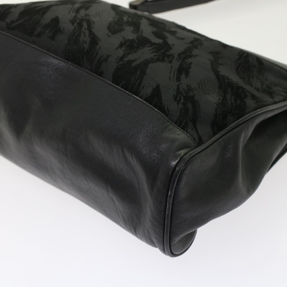 GUCCI Shoulder Bag Suede Leather Black  ar9974