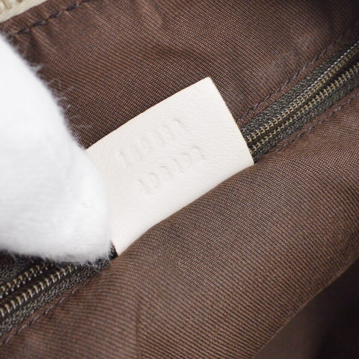 Gucci Beige White Gg Shoulder Bag