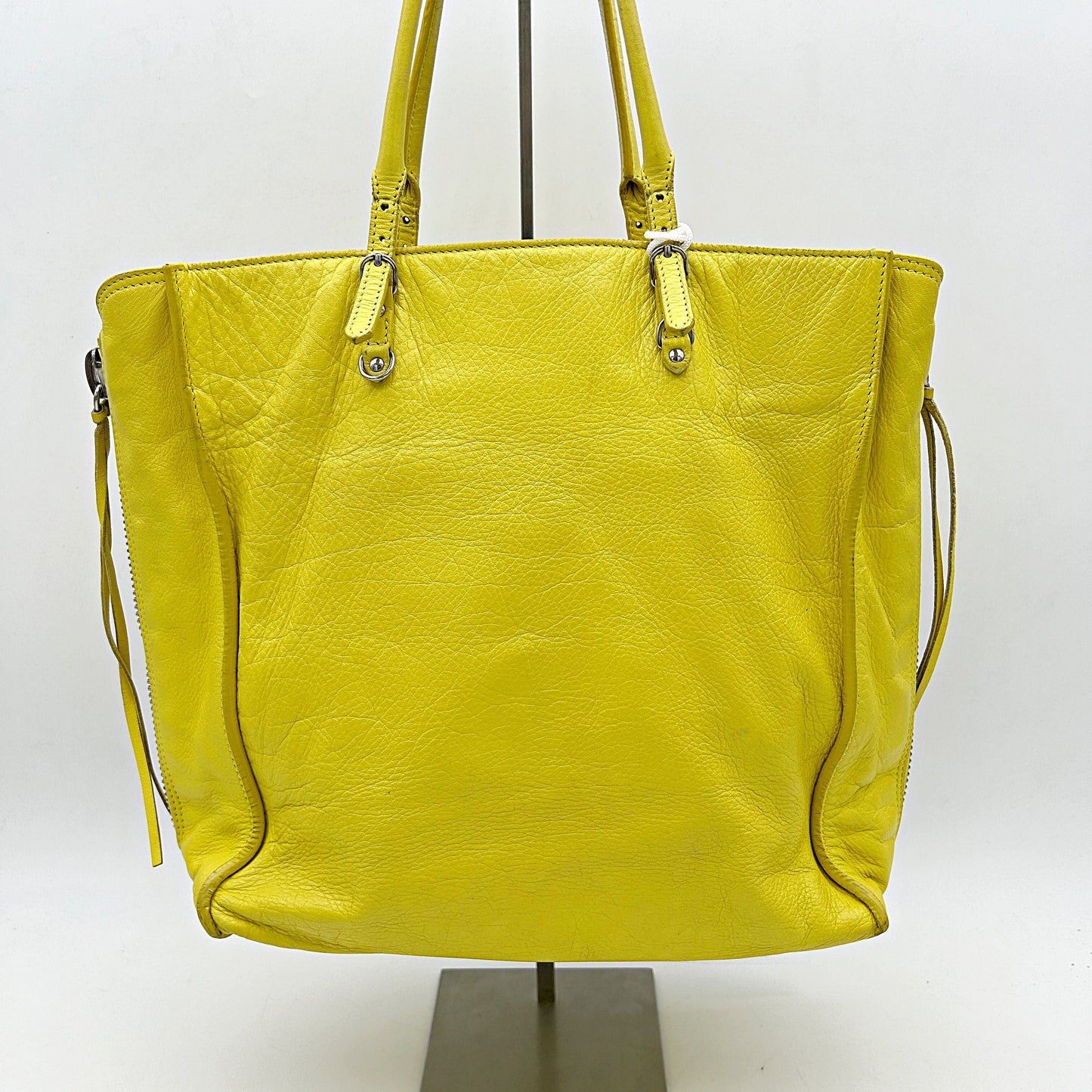 BALENCIAGA Supple Calfskin Papier A5 Zip Around Tote Jaune Soleil LA18930