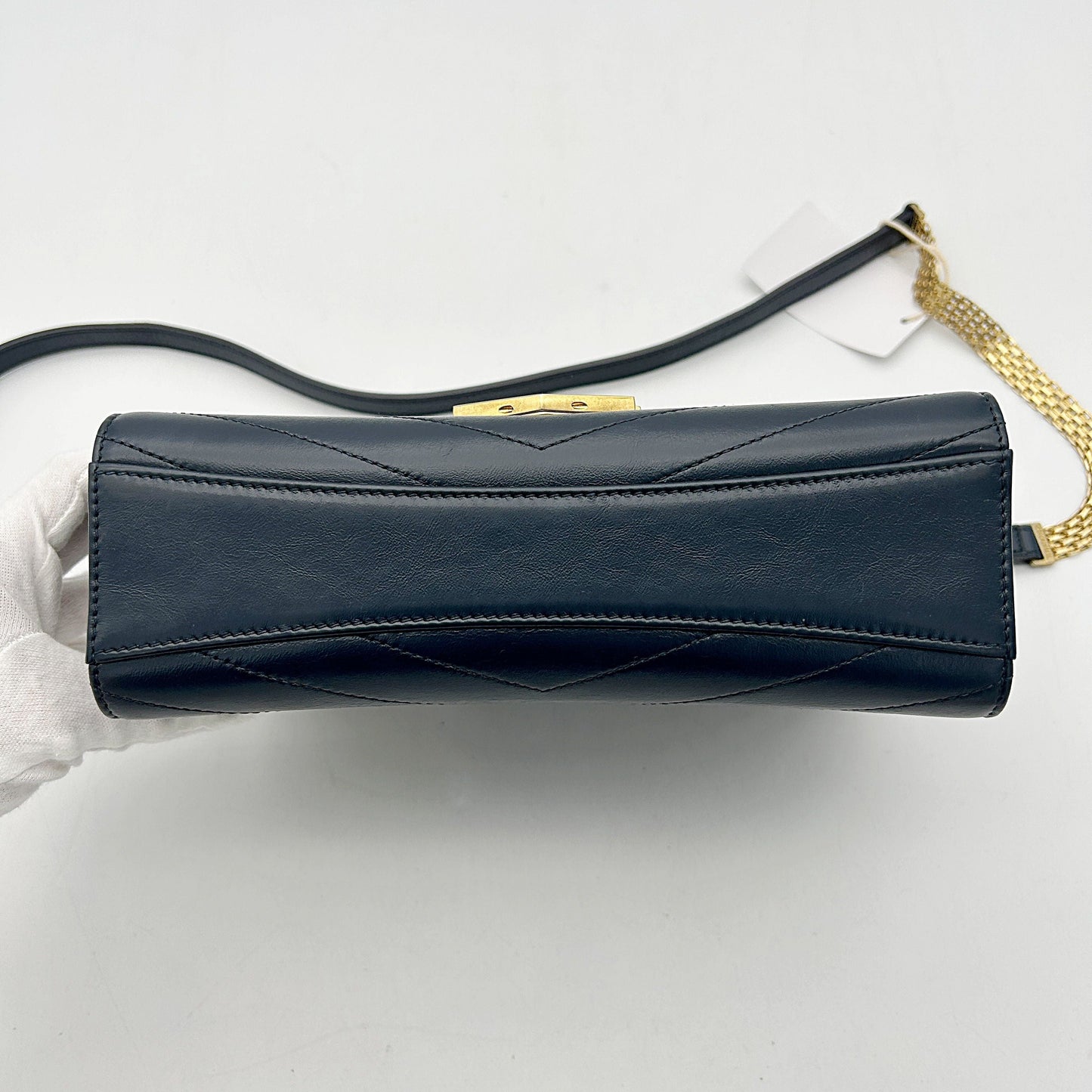 Chanel Blue Small CC Chevron Calfskin Medal Flap Navy blue Leather Pony-style calfskin B05033CUV2