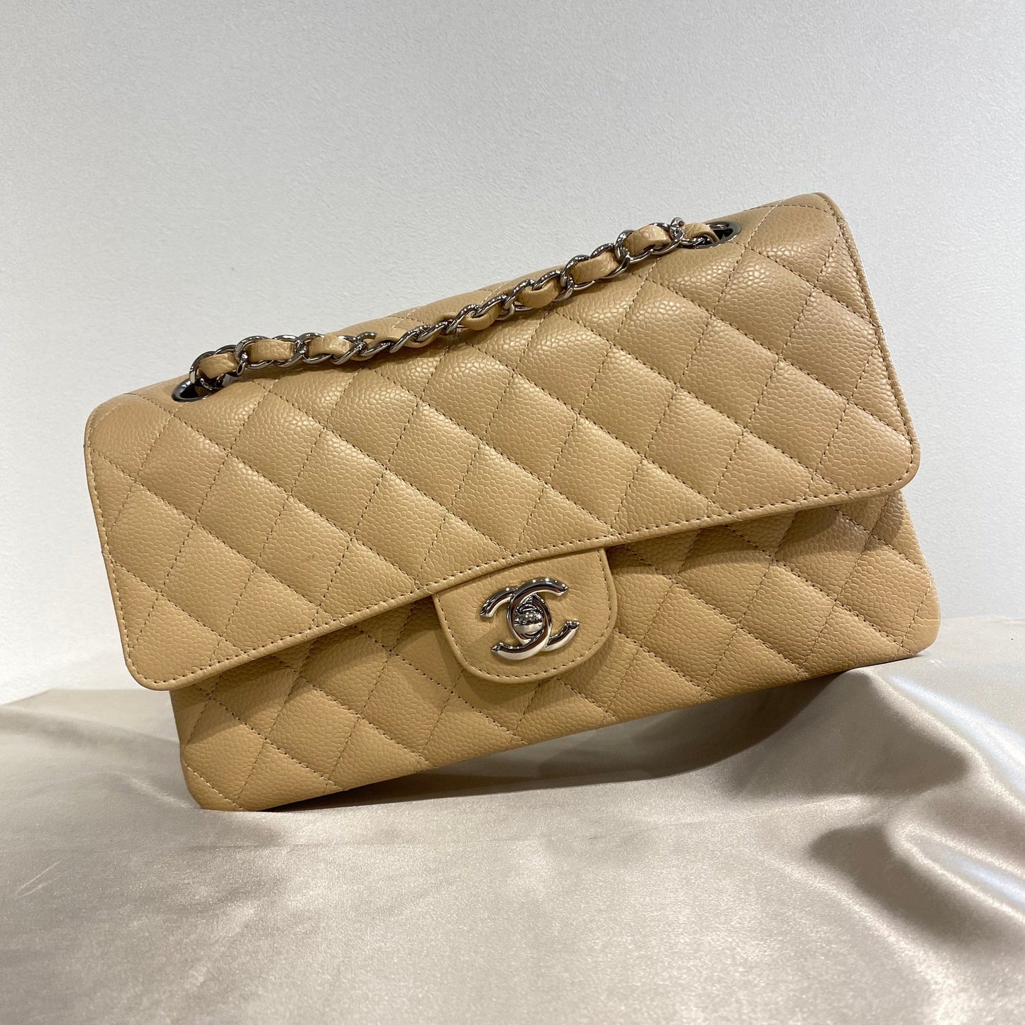 CHANEL CLASSIC FLAP MEDIUM CHAIN SHOULDER BAG BEIGE CAVIAR SKIN SHW 90215286