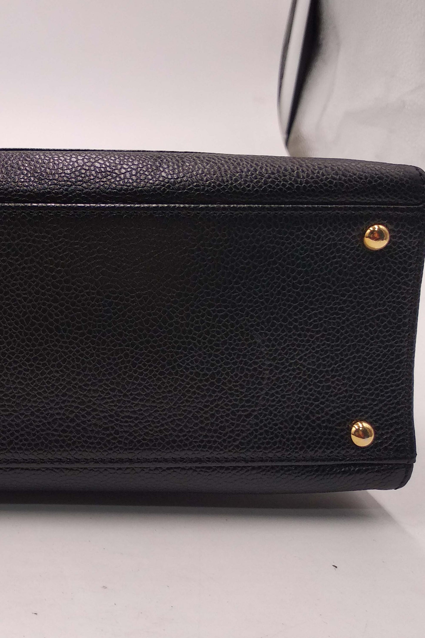 Vintage Caviar Front Pocket Shoulder Bag Black
