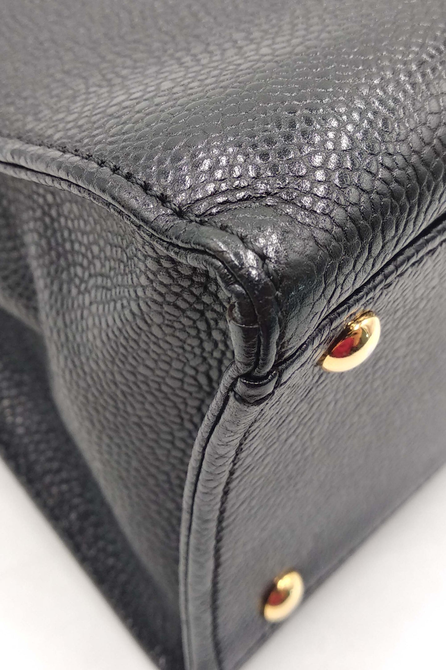 Vintage Caviar Front Pocket Shoulder Bag Black