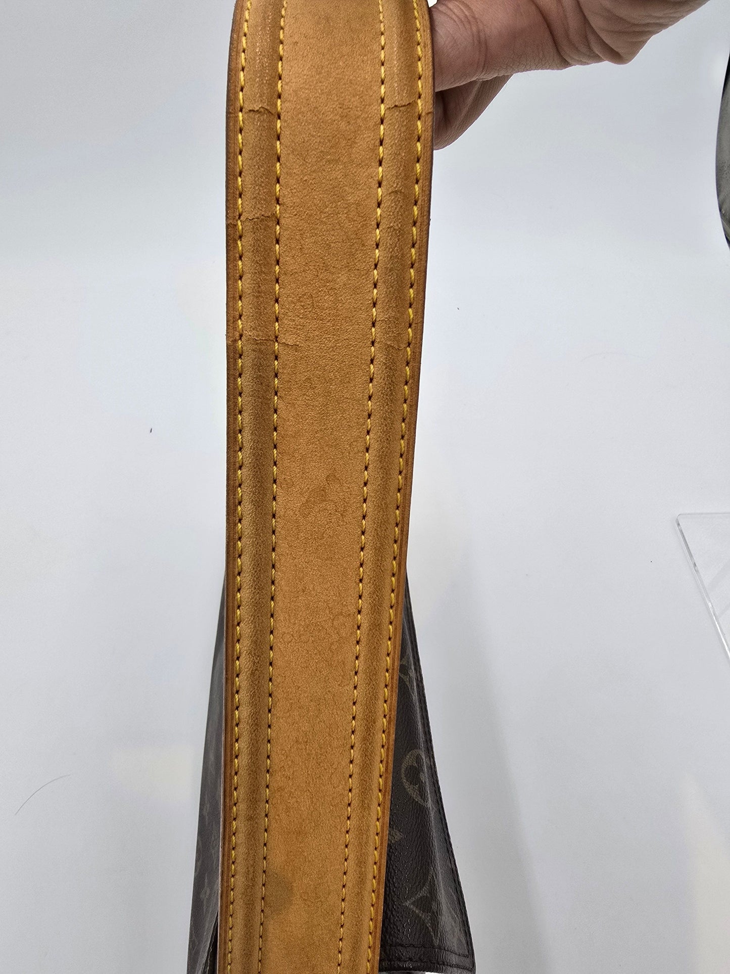 Louis Vuitton LV Monogram  - Brown Shoulder Bags, Handbags AG303O