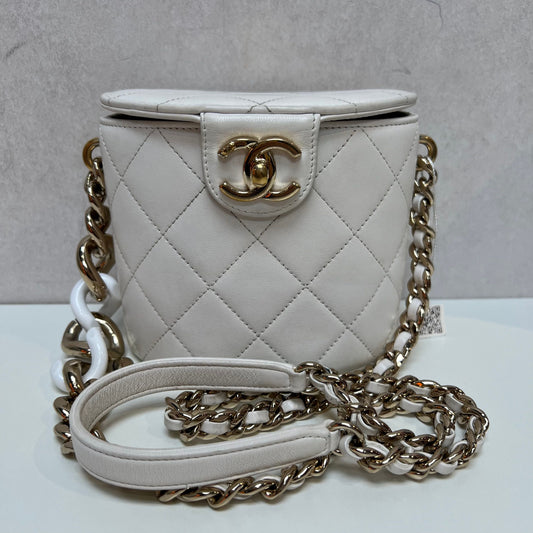 Chanel Elegant Chain Vanity Case - Crossbody Bags 3327