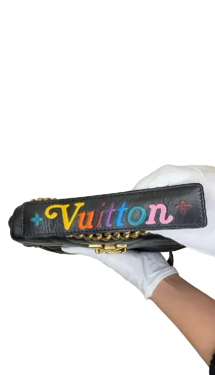 Louis Vuitton New Wave Chain Pochette - Black Shoulder Bags, Handbags B23-82