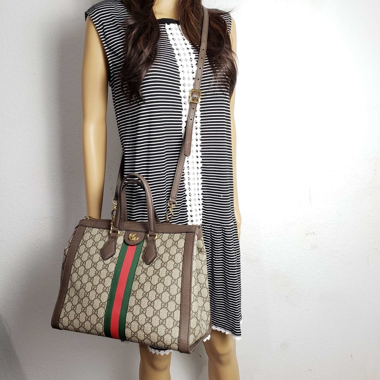 Gucci GG Ophidia Medium Shoulder Tote Bag