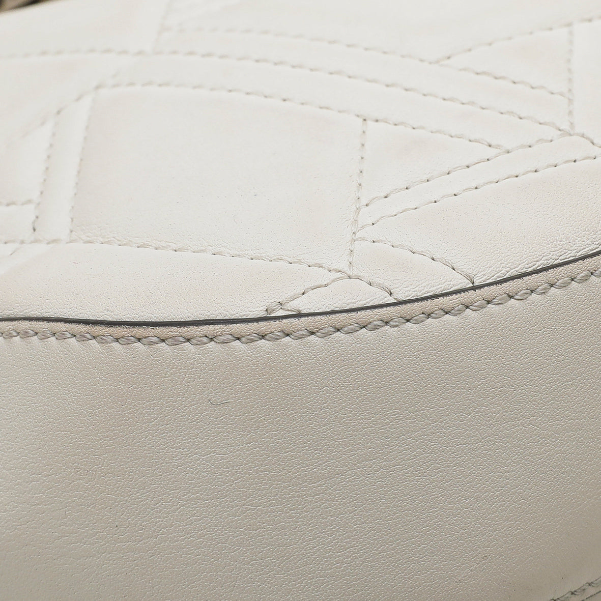 Gucci White Quilted Dionysus Hobo Bag