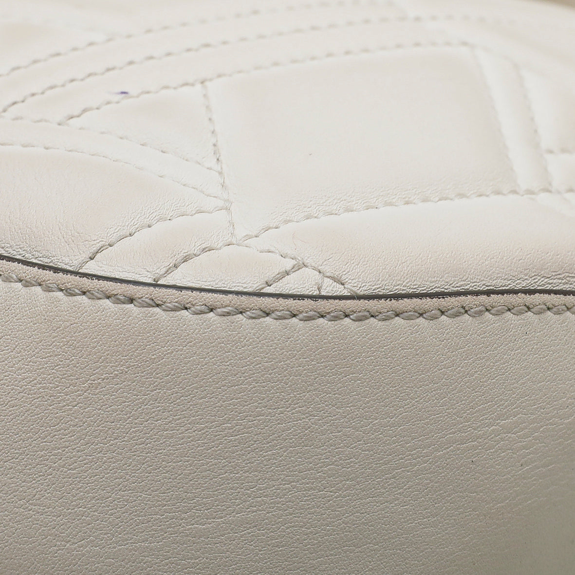 Gucci White Quilted Dionysus Hobo Bag