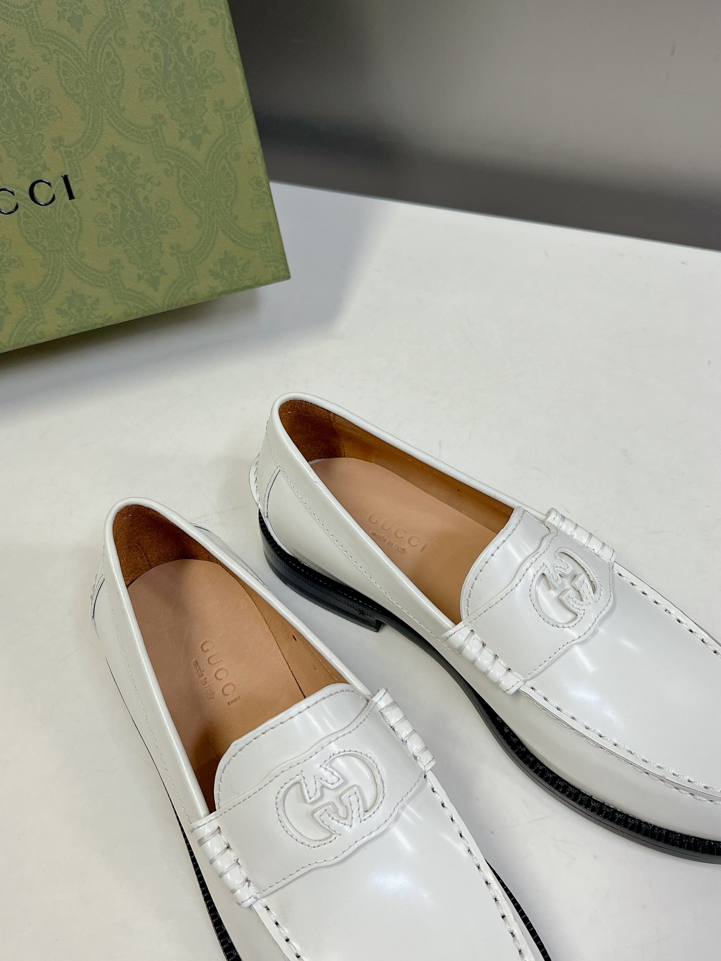 MOCASSIM GUCCI 2023