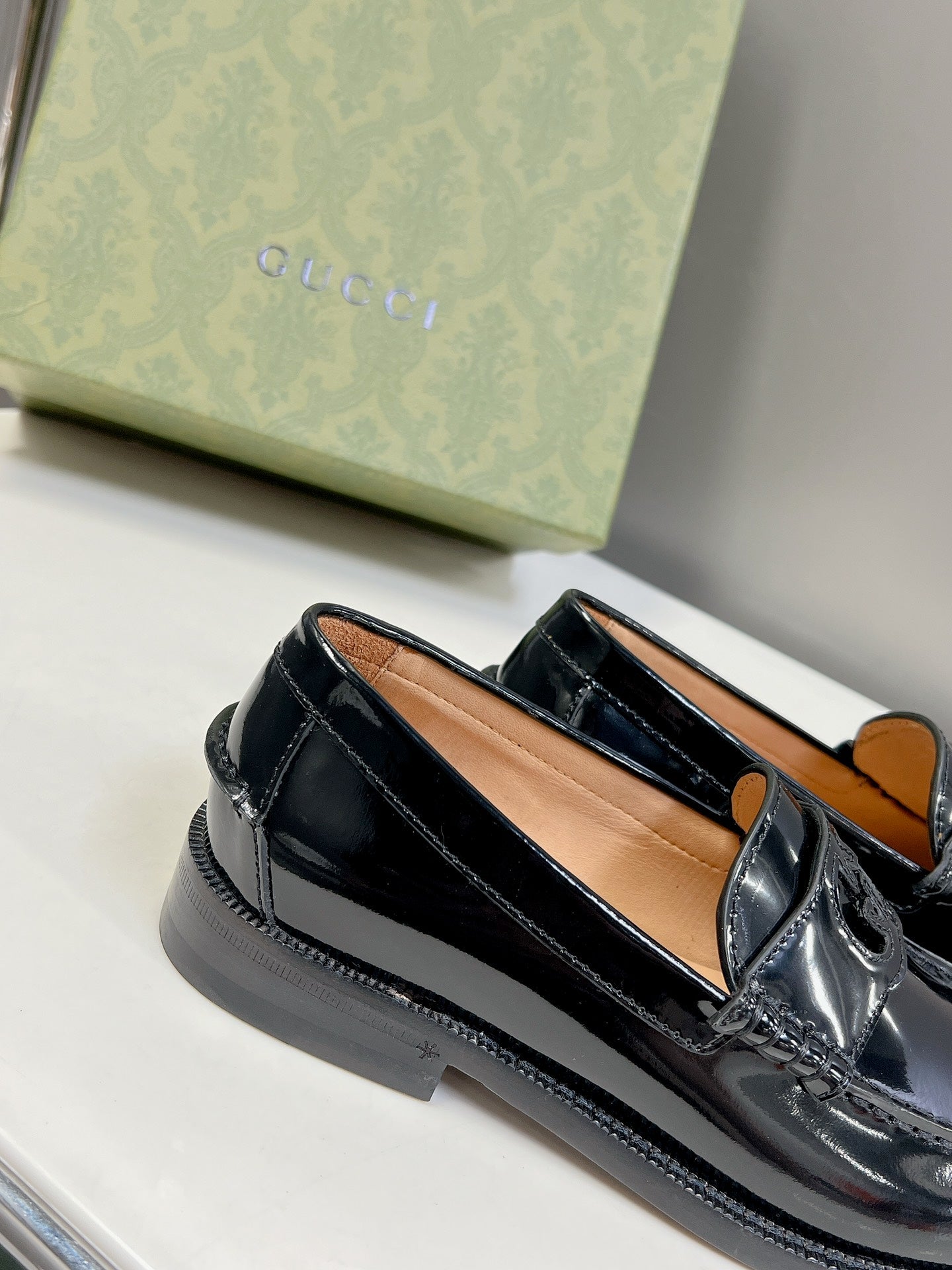 MOCASSIM GUCCI 2023