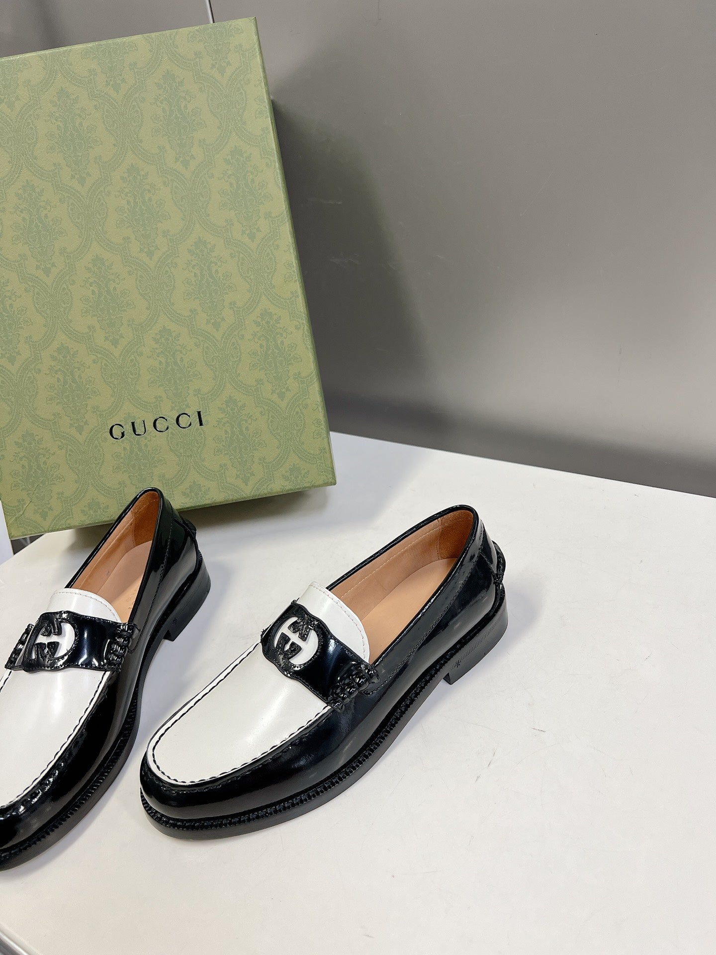 MOCASSIM GUCCI 2023