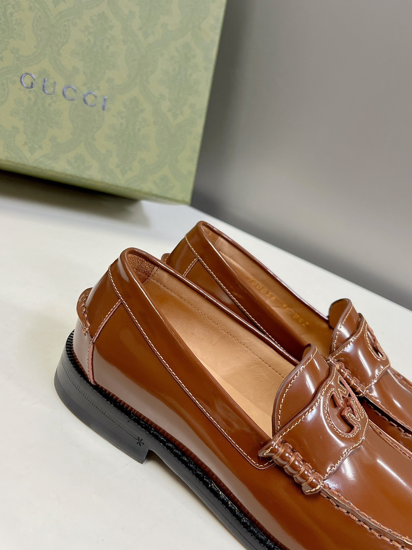 MOCASSIM GUCCI 2023