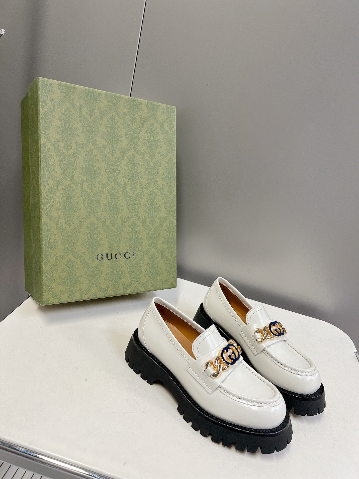 MOCASSIM GUCCI 2023 TRATORADO