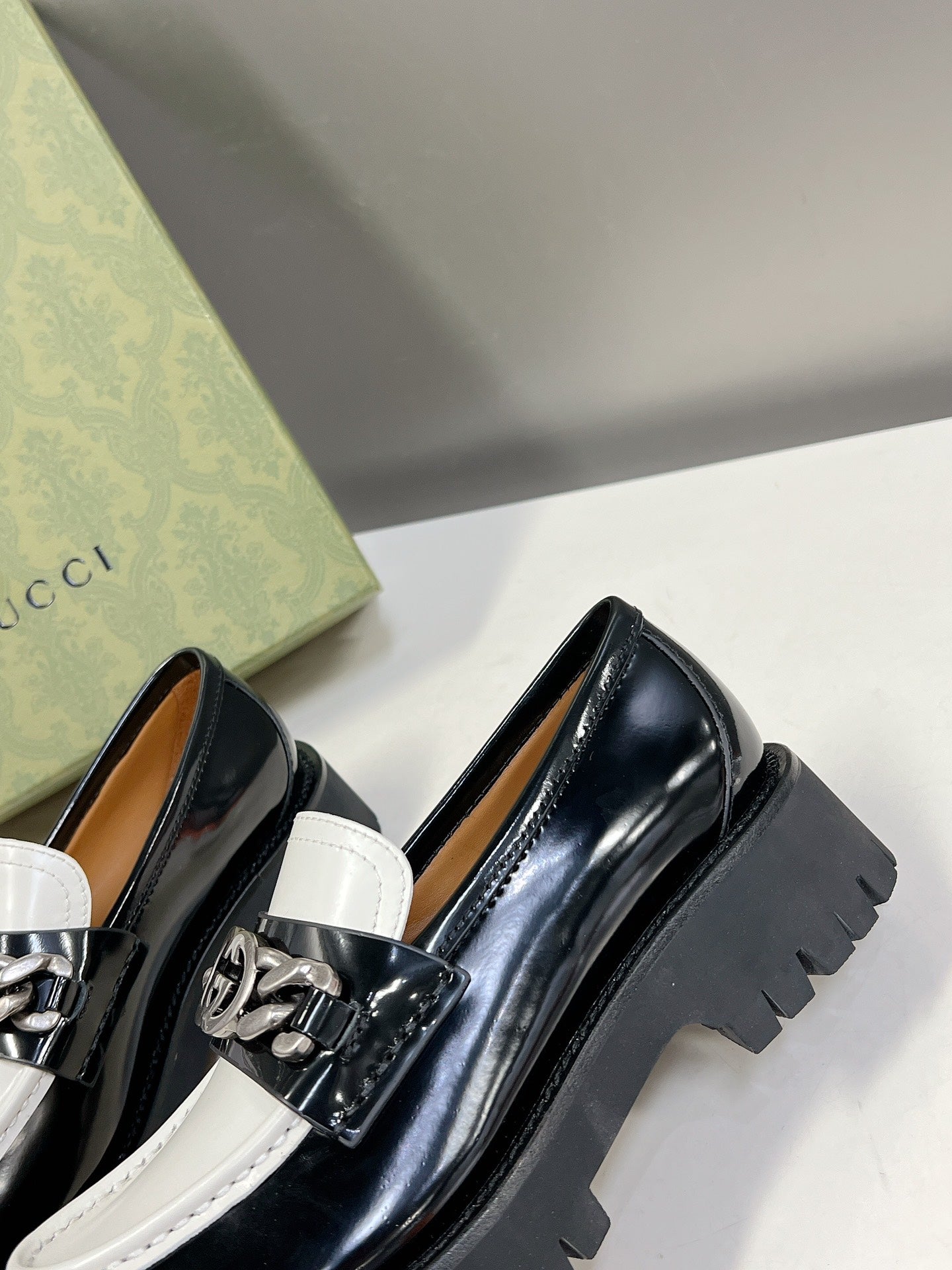 MOCASSIM GUCCI 2023 TRATORADO