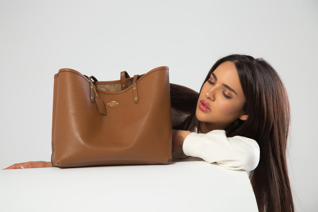 Reversible City Tote Handbag In Camel