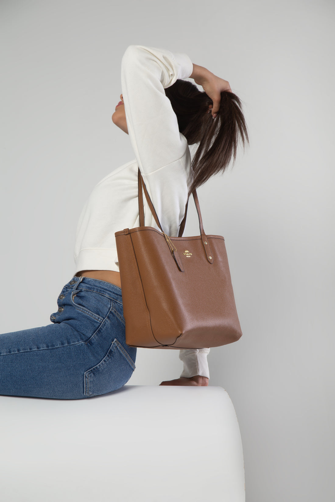 Reversible City Tote Handbag In Camel