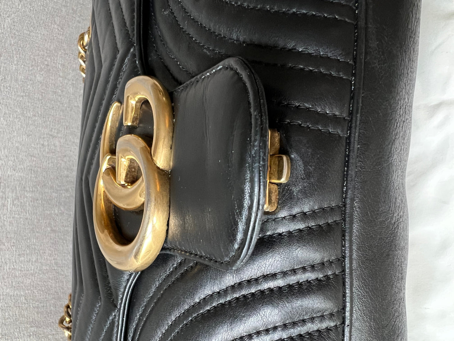 Gucci GG Black Marmont Medium Shoulder Bag (RRP £2,070)