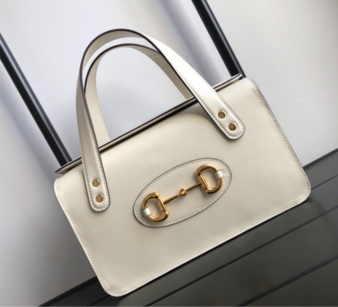 Classic Woman Gucci handbag