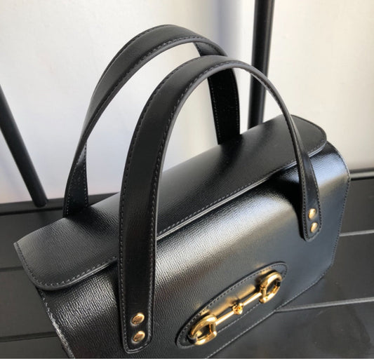 Classic Woman Gucci handbag