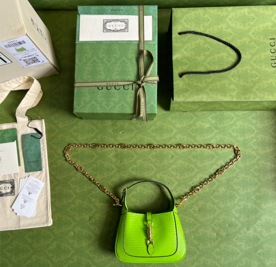 Woman new Gucci shoulder handbag