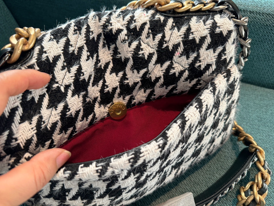 Chanel black white shoulder bag handbag
