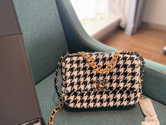 Chanel black white shoulder bag handbag