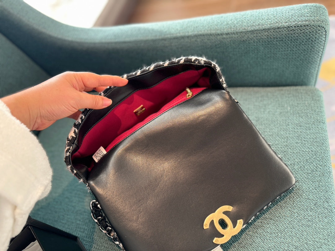 Chanel black white shoulder bag handbag
