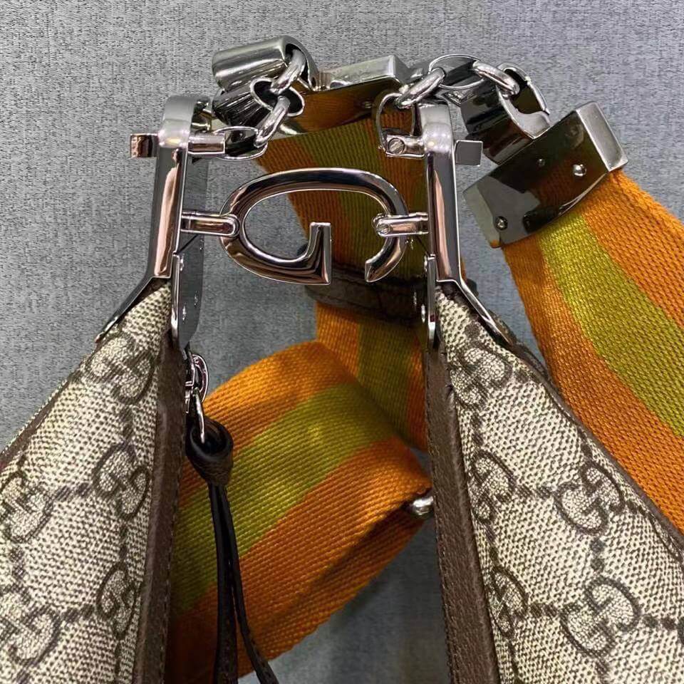Gucci Attache small shoulder bag Beige and ebony GG Supreme canvas