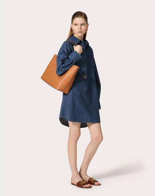Valentino Garavani Rockstud tote bag in grainy calfskin leather