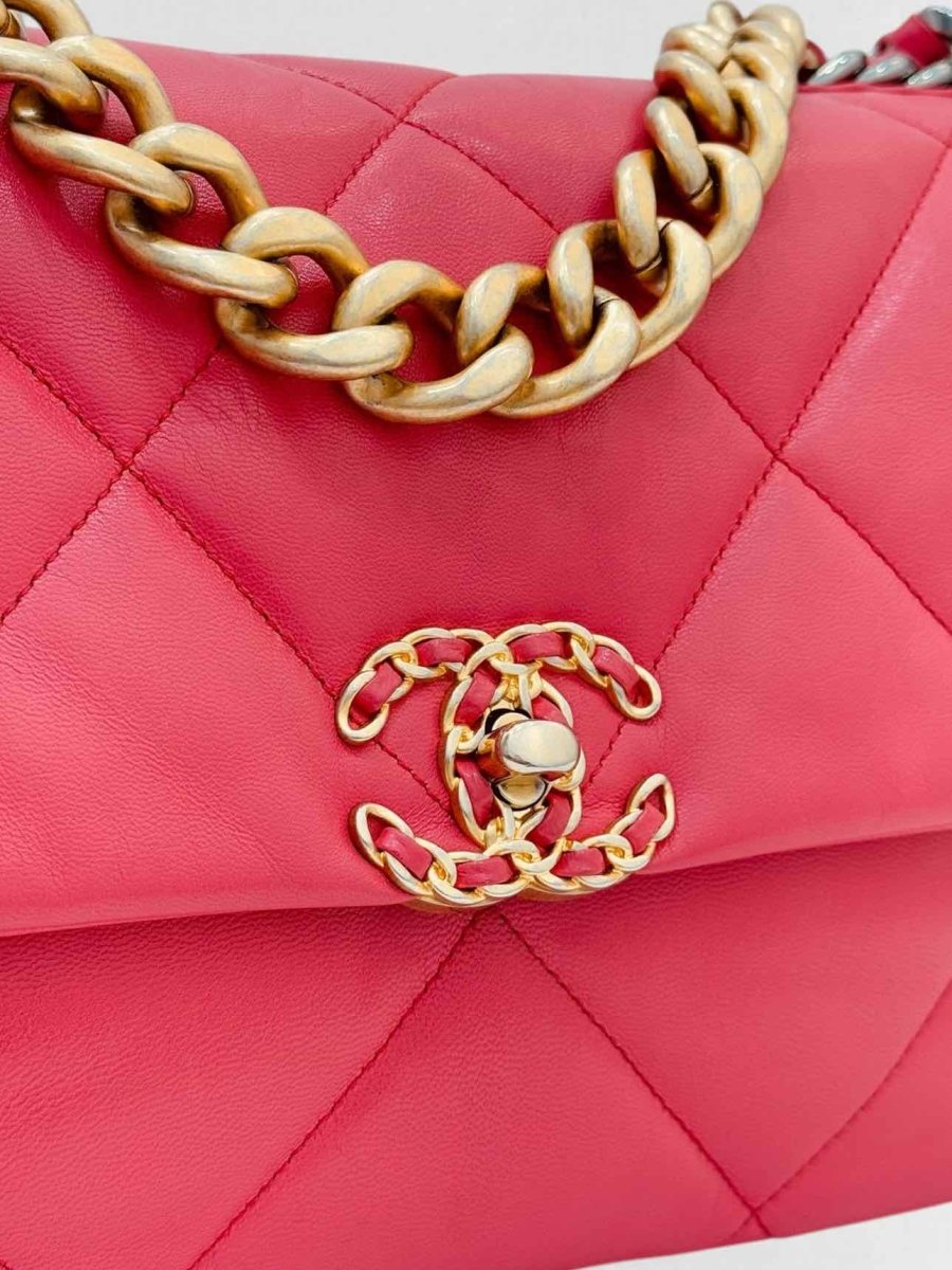 CHANEL 19 Pink Quilted Shoulder Bag