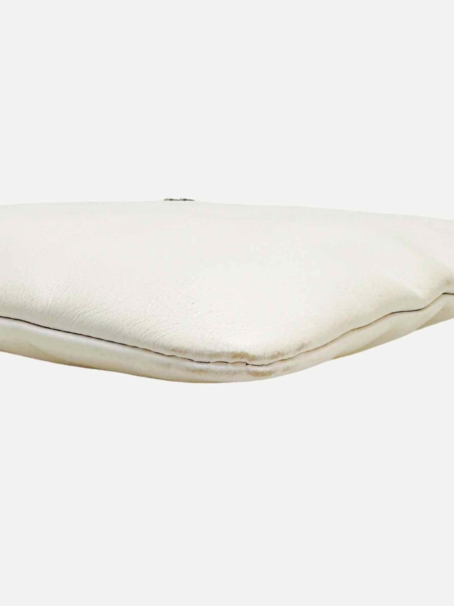 CHANEL 22 White Quilted Shoulder Bag