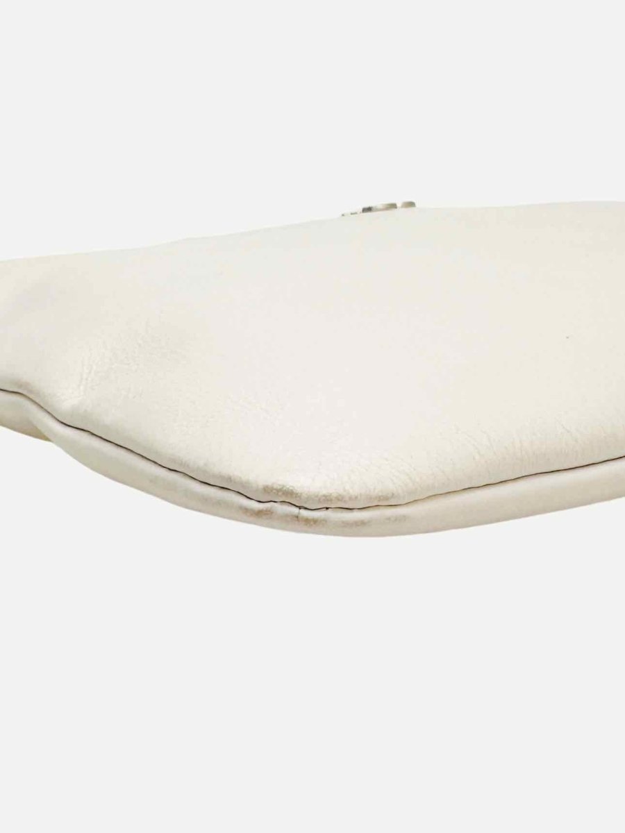 CHANEL 22 White Quilted Shoulder Bag