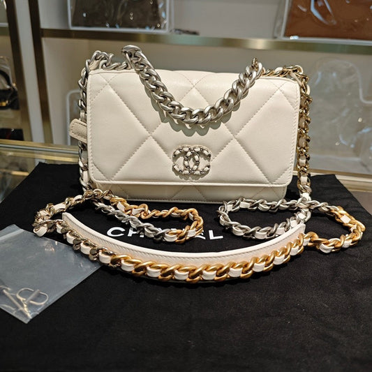 Chanel  WOC White Quilted Leather Shoulder Bag xx.cm