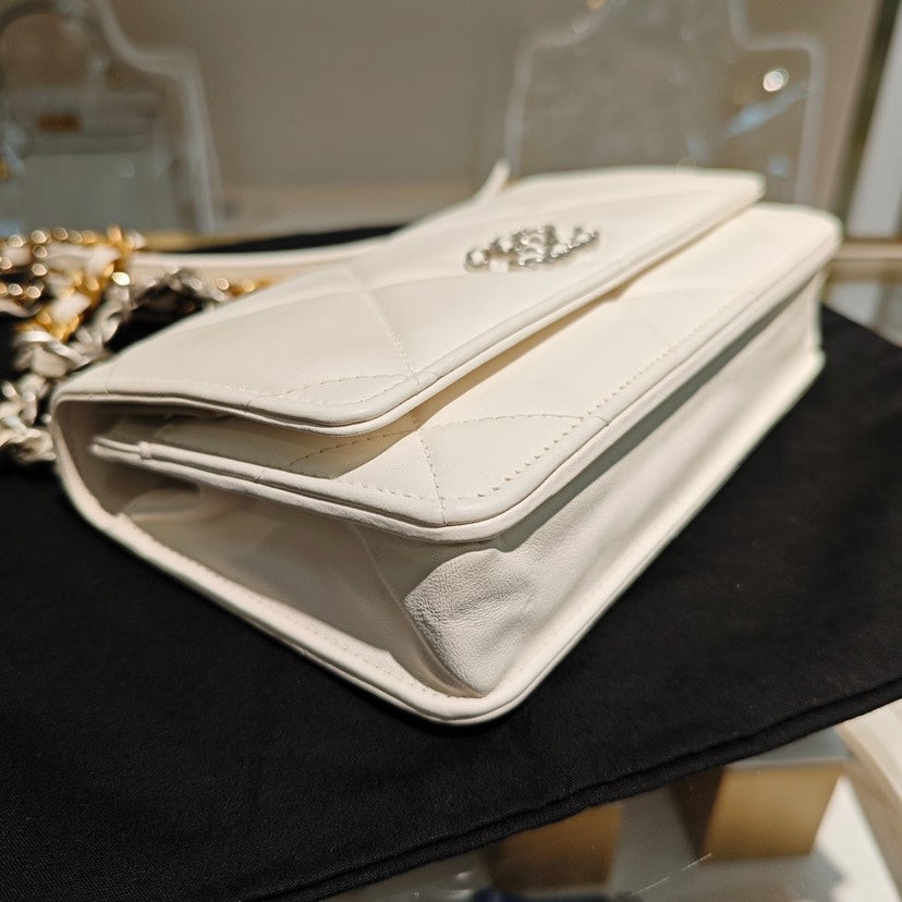 Chanel  WOC White Quilted Leather Shoulder Bag xx.cm